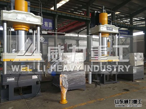 315噸四柱油壓機(jī)