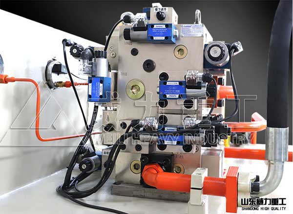 框架式快速薄板拉伸沖壓油壓機集成液壓系統(tǒng)